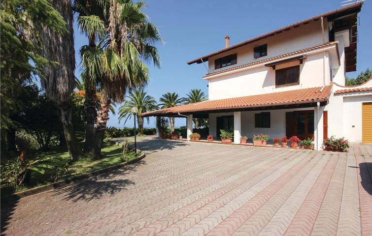 Ferienhaus für 21 Personen, mit Pool und Terrasse in Italien - 3