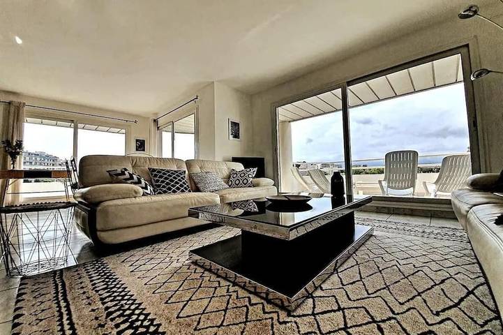 Gîte pour 4 personnes, avec balcon dans Gare D Antibes