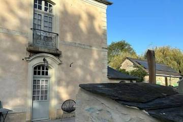Gîte pour 6 personnes, avec terrasse et jardin à Feneu