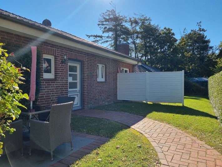 Bungalow für 3 Personen, mit Terrasse und Garten auf Föhr - 2