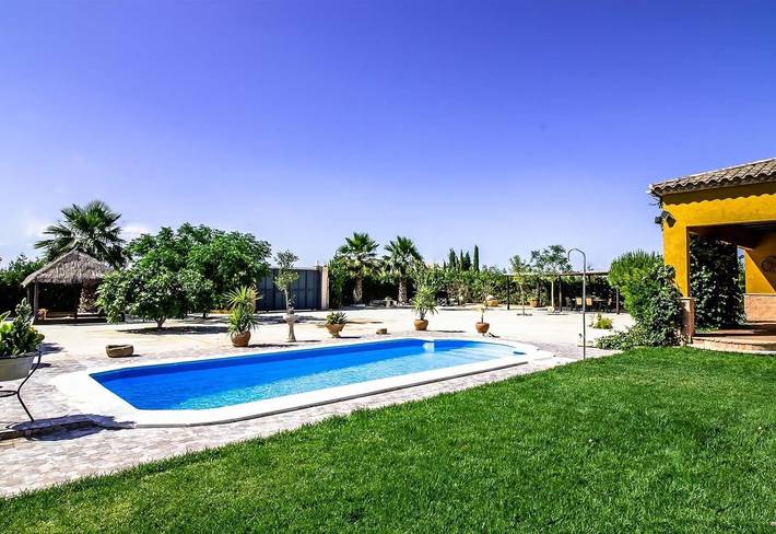 Ländliches Ferienhaus 'Villa Lucrecia' mit Pool & Wlan in Lantejuela, Sevilla Provinz