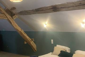 Chambre d’hôte pour 13 personnes, avec piscine et jardin dans Yonne