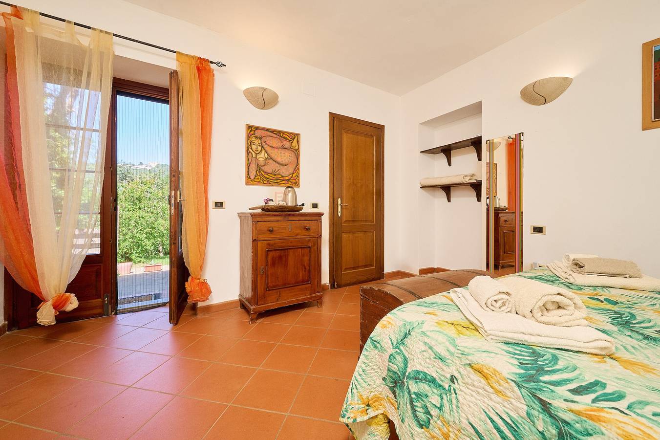 Habitación 'Camera D'ambra' con terraza privada, jardín privado y Wi-Fi in Campiglia Marittima, Costa Etrusca