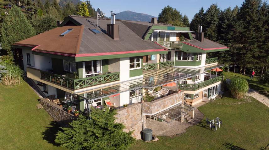 Ferienwohnung für 4 Personen, mit Balkon und Terrasse sowie Garten und Seeblick am Millstätter See