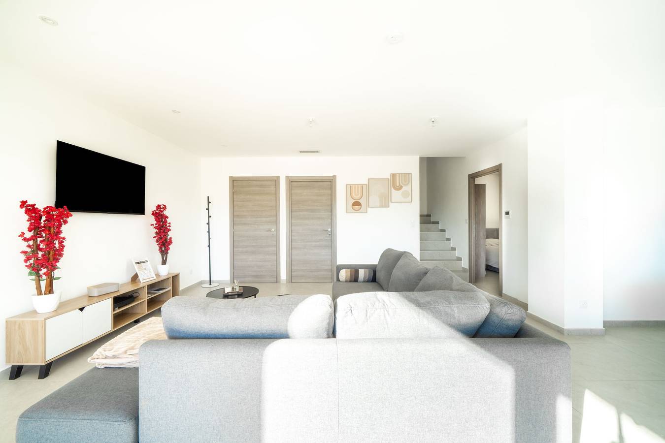 Casa Vacacional 'Villa Moderne Avec Piscine' con Piscina Privada, Wi-Fi y Aire Acondicionado in Beaucaire, Region de Nimes
