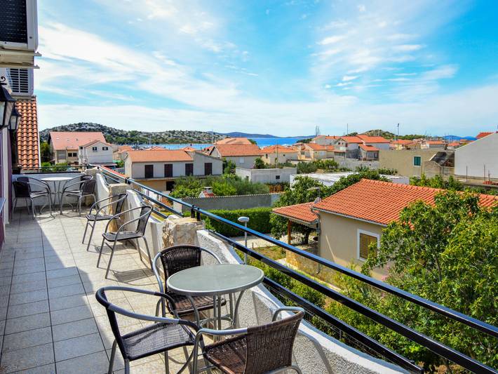 Gîte pour 3 personnes, avec Balcon à Tribunj