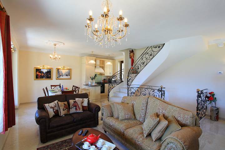 Villa pour 6 personnes, avec balcon ainsi que piscine et vue sur le lac, adapté aux familles dans Lac de Côme - 4