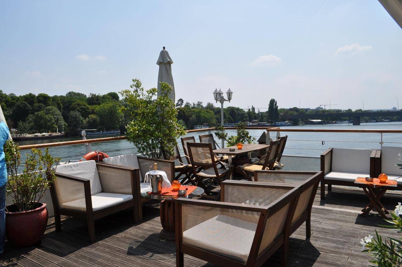 Exigehome-Large houseboat with rooftop and spa near Paris in Saint-Cloud, Hauts-de-Seine