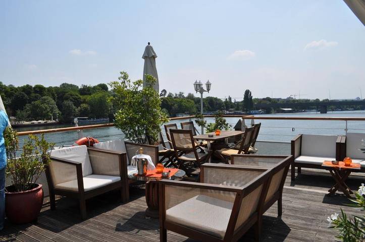 Bateau pour 8 personnes, avec sauna et terrasse dans les Hauts-de-Seine