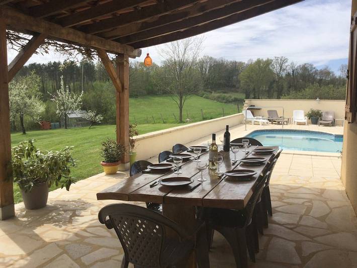 Gîte pour 7 personnes, avec piscine ainsi que terrasse et jardin dans le Lot - 2