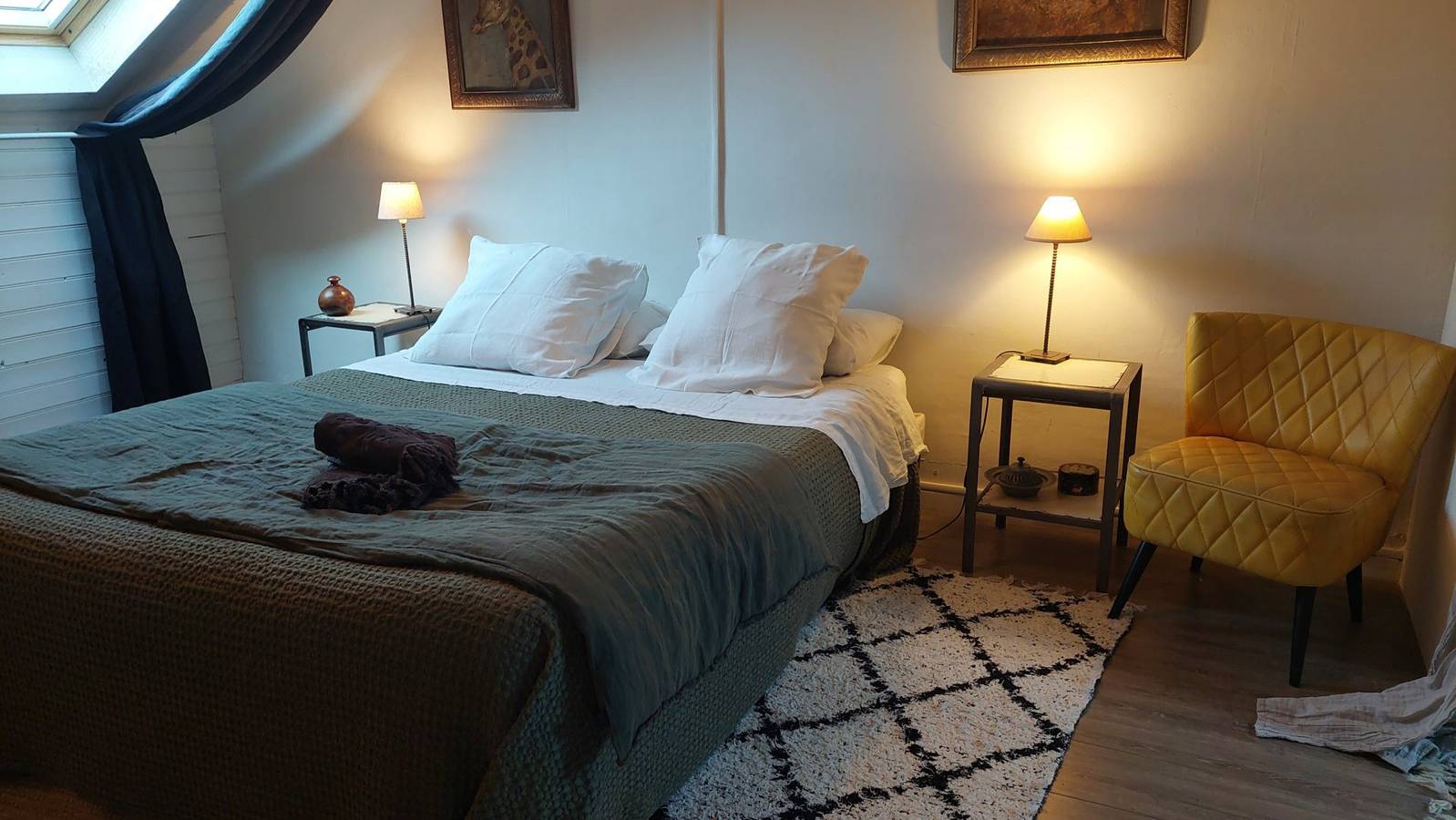 Maison de village - Chambre Genevrier in Cajarc, Parc Naturel Régional des Causses du Quercy