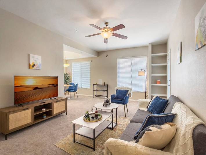 Apartment for 6 people, with terrace and yard as well as pool, with pets in Phoenix