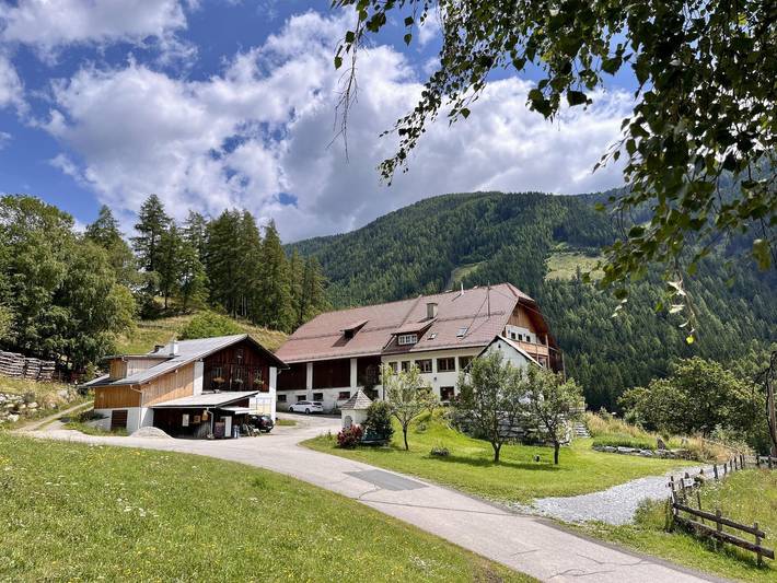 Ferienwohnung für 5 Personen, mit Balkon und Garten, kinderfreundlich