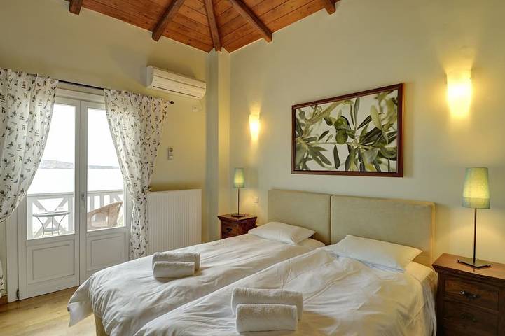 Location de vacances pour 6 personnes, avec jardin dans Gialova - 2