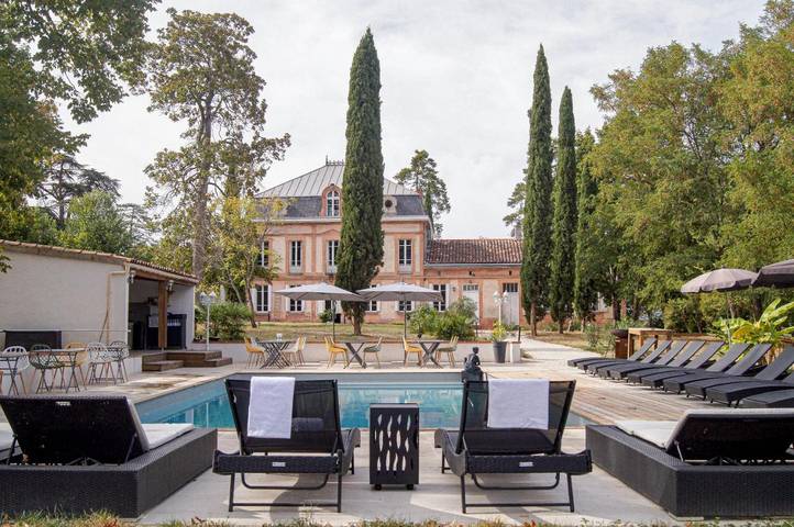 Cottage pour 2 personnes, avec piscine ainsi que jardin et jacuzzi à Baziège