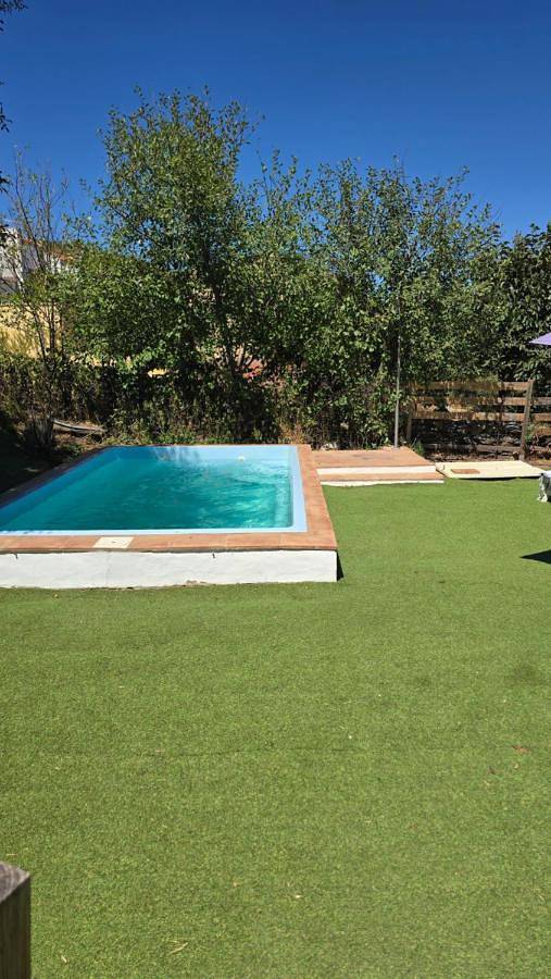 Apartamento para 8 personas, con piscina además de vistas y jardín en Aracena