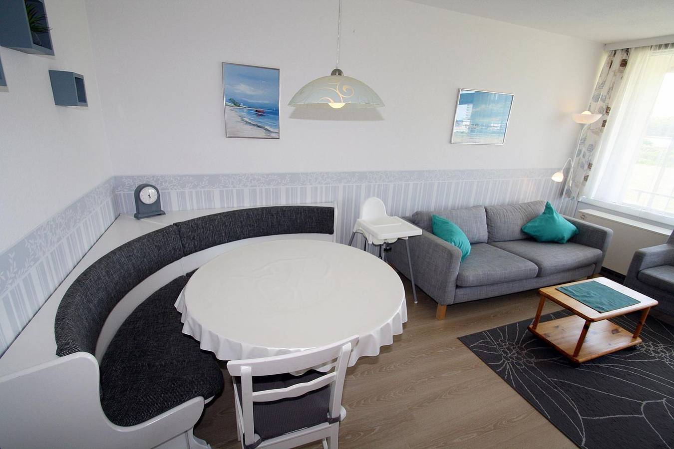 Ganze Wohnung, Freundlich helle Ferienwohnung im Erdgeschoß mit Balkon zur Südseite und Blickrichtung direkt über den Binnensee. in Steinwarder, Heiligenhafen