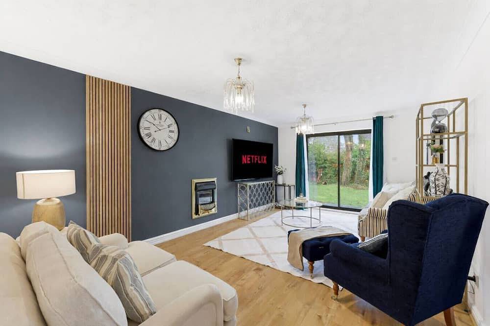 5 Bedroom • 3.5 Bath • Detached House • Driveway Parking • Skytv • Fast Wifi in Milton Keynes, Südostengland