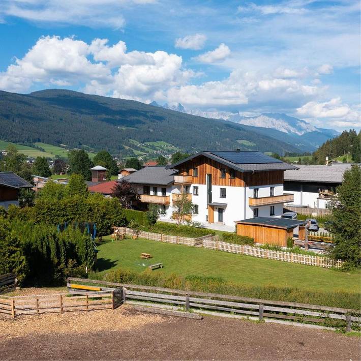 Ferienhaus für 4 Personen, mit Sauna und Garten sowie Ausblick, kinderfreundlich in Altenmarkt im Pongau