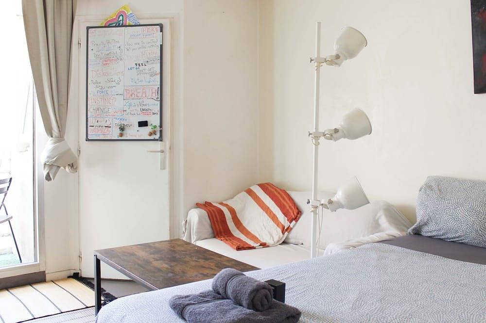 Appartement entier, Studio lumineux à Vanves, proche de Paris in Vanves, Hauts-de-Seine