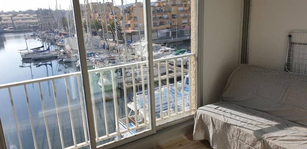 Gîte pour 4 personnes, avec balcon et vue dans Office De Tourisme De Gruissan - 4