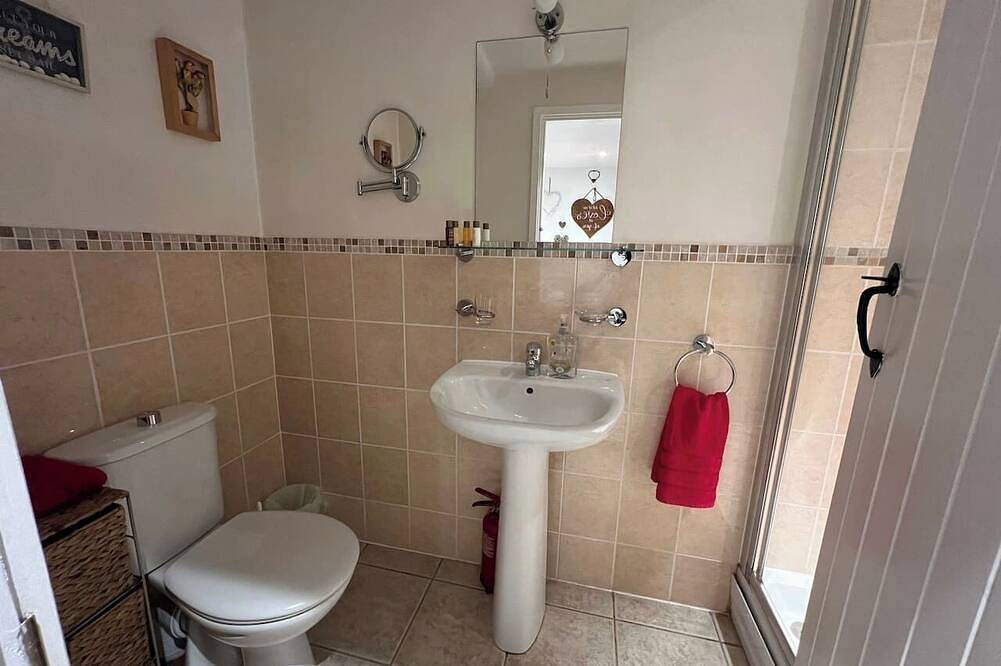 Thatched cottage with hot tub, games room, and garden – ideal for romantic breaks or family escapes in Burley, Hampshire