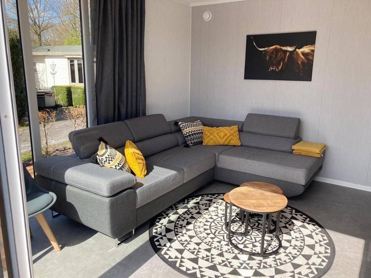 Three-Bedroom Chalet in Hardenberg, Regio Zwolle