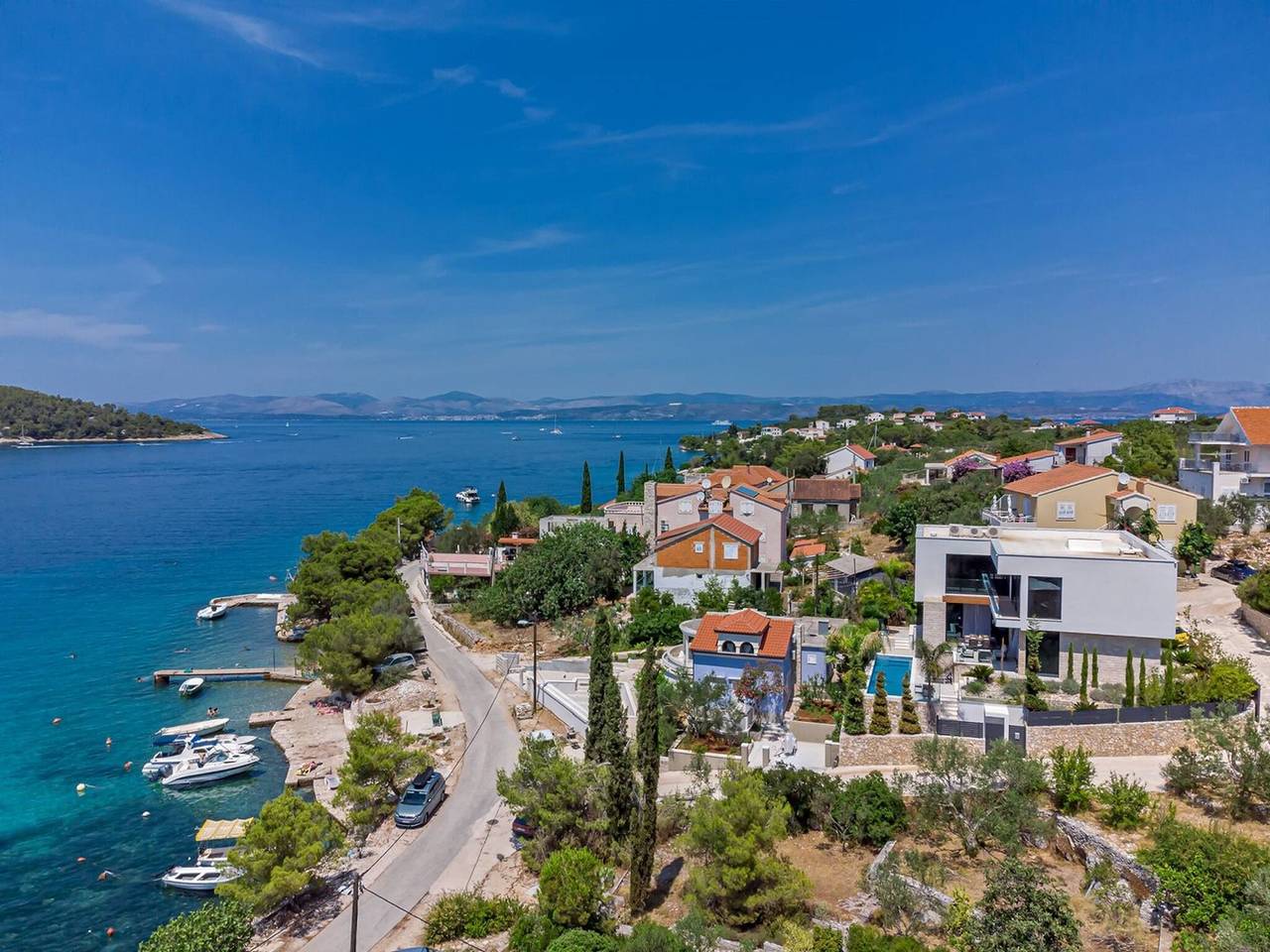Luxury Seafront Villa Raquel Solta with Pool, Gym in Necujam, Solta