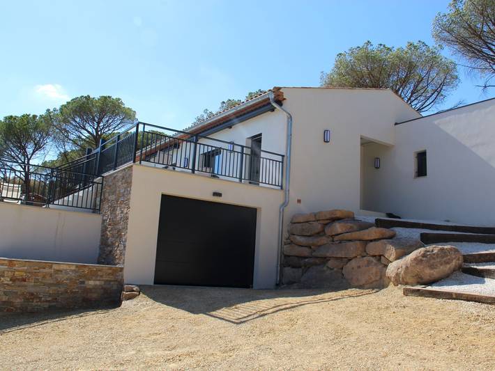 Chalet para 8 personas, con jardín además de piscina y terraza, Familias con niños - 1