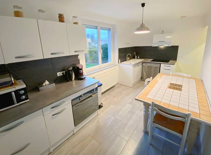 Gîte pour 6 personnes, avec jardin et terrasse dans Hauviné