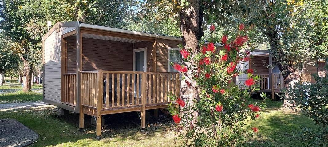 Camping für 5 Personen, mit Terrasse und Garten sowie Kinderpool und Pool in Ligurien - 2