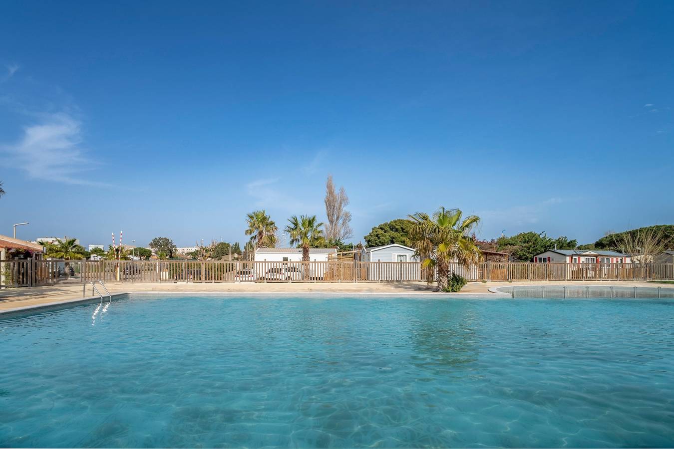 Chez Claude - avec piscine partagée, terrasse privée et climatisation in Port-la-Nouvelle, Côte méditerranéenne (France)