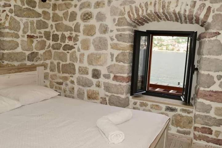 Location de vacances pour 8 personnes, avec terrasse à Kotor - 3