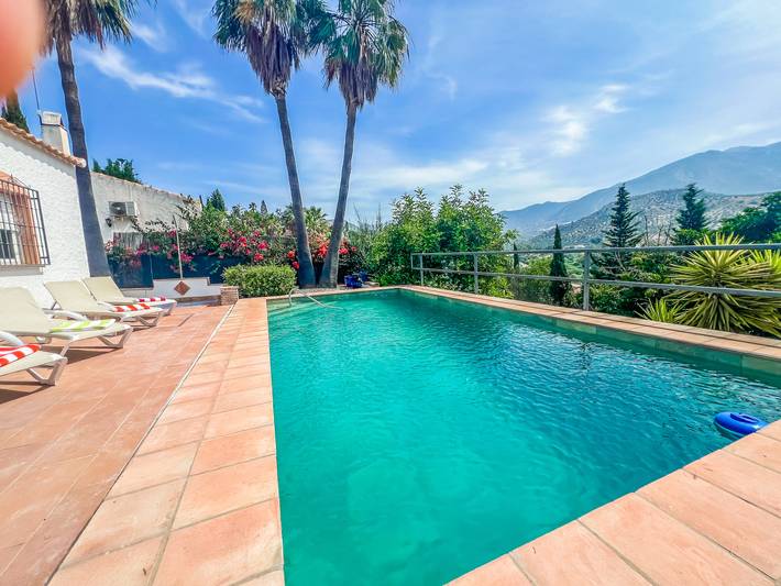 Cd-1383 Three Bedroom Villa With Pool in Viñuela, Málaga Province