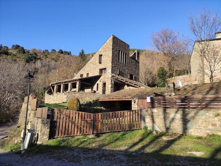 Casa rural para 10 personas, con vistas y jardín, Se admiten mascotas en Ripollès - 2