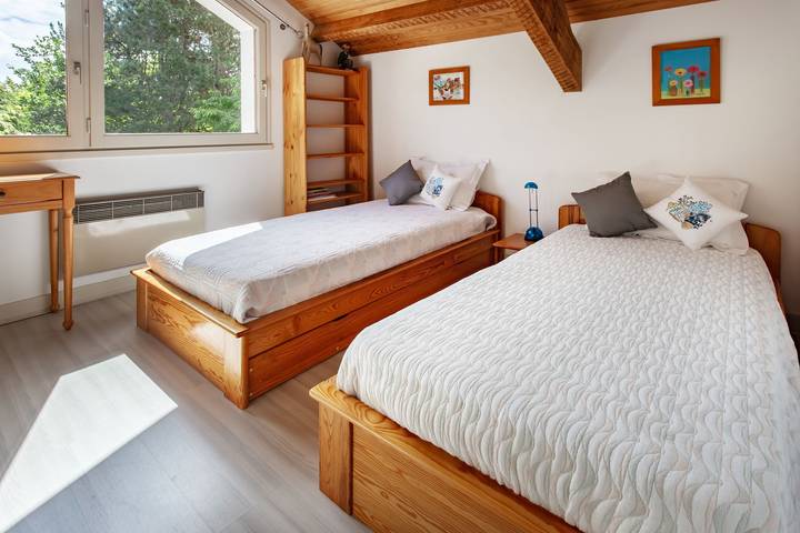 Chambre d’hôtes « Les Hortensias » avec terrasse et jardin communs, Wi-Fi in Rochechouart, Parc naturel régional Périgord-Limousin