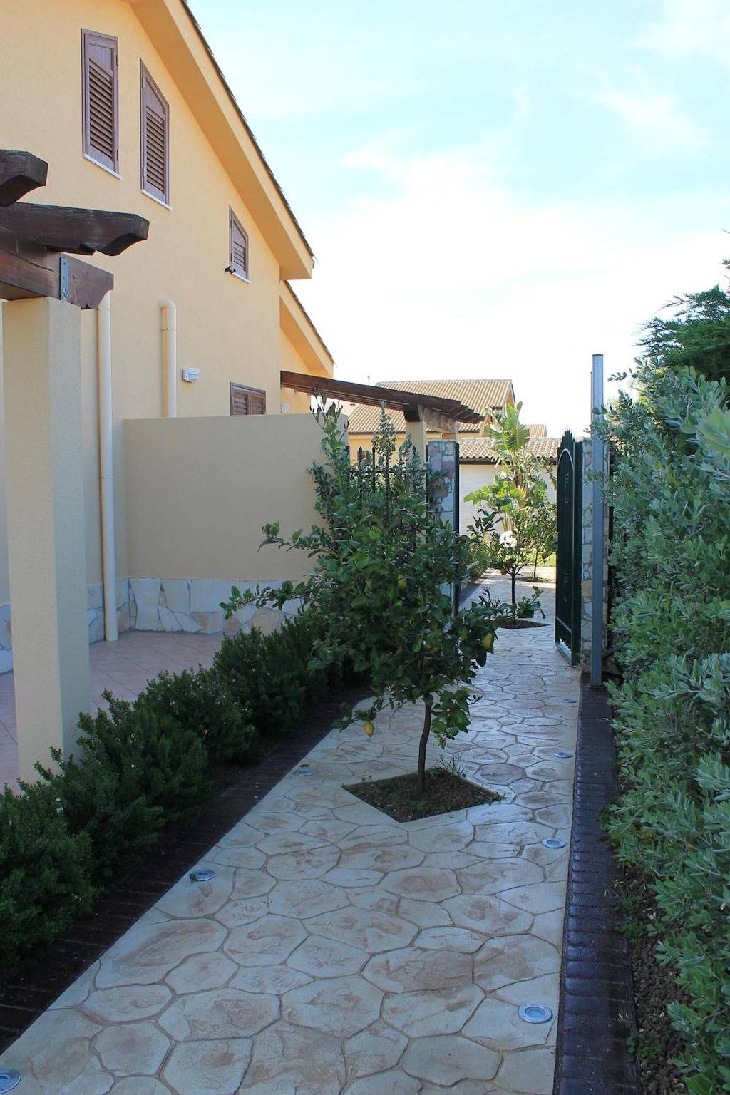 Villa Tiffany mit privater Terrasse, Wlan, Klimaanlage und Gartenblick in Piana Calzata, Palermo Provinz