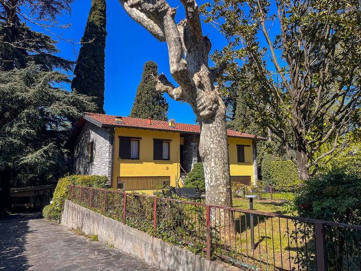 Gîte pour 4 personnes, avec jardin et terrasse dans Perledo