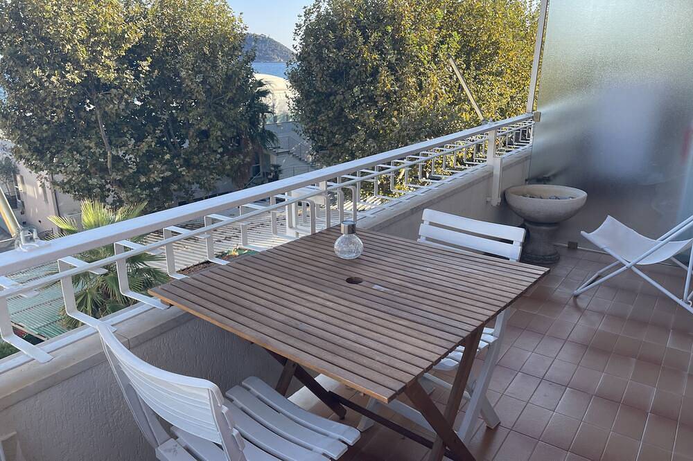 Entire apartment, Albenga Sea front,  20 mt from beach, splendid sea view .Smart working, holidays in Albenga, Riviera di Ponente