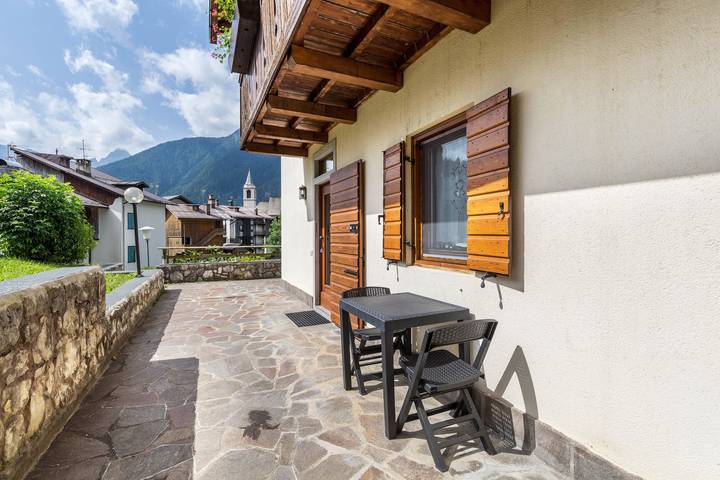 Entire apartment, Apartment 'Casa Lita E Jay A Vinigo' with Mountain View, Private Terrace and Wi-Fi in Vodo di Cadore, Eastern Dolomites