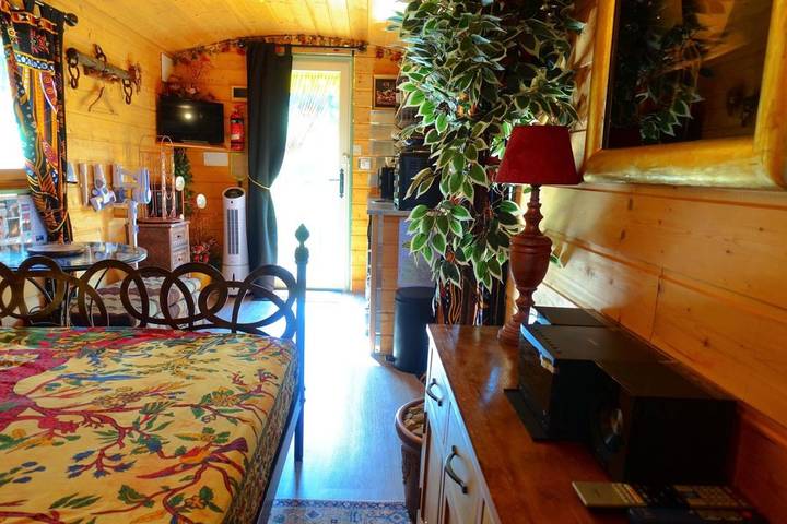 Tente pour 4 personnes, avec jardin et jacuzzi en Ardèche - 2