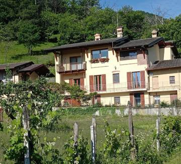 Gîte pour 5 personnes, avec jardin et vue à Dronero