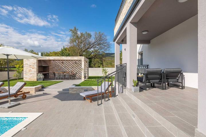 Villa Verde mit Pool in Dalmatinisches Zagora