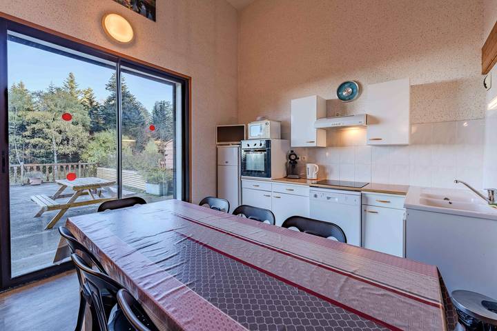 Ganze Wohnung, Ferienwohnung 'Framboise Les Monts D'olmes' mit Bergblick und privater Terrasse in Les Monts d'Olmes, Montferrier