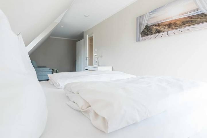 Moderne & nachhaltige Haushälfte mit ca. 110 m² Wohnfläche für bis zu 6 Personen in Nordfriesische Inseln (Schleswig-Holstein) (Schleswig-Holstein), Wenningstedt