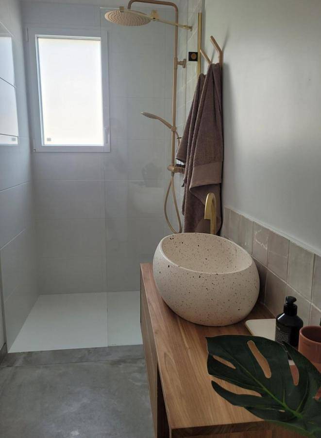 Geheel vakantieappartement, Double Room in Lagord, La Rochelle en omgeving