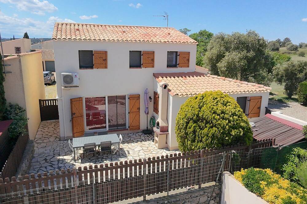 Gruissan Family home, 2 to 6 people - 3 bedrooms and 2 bathrooms. in Gruissan (Ville), Gruissan