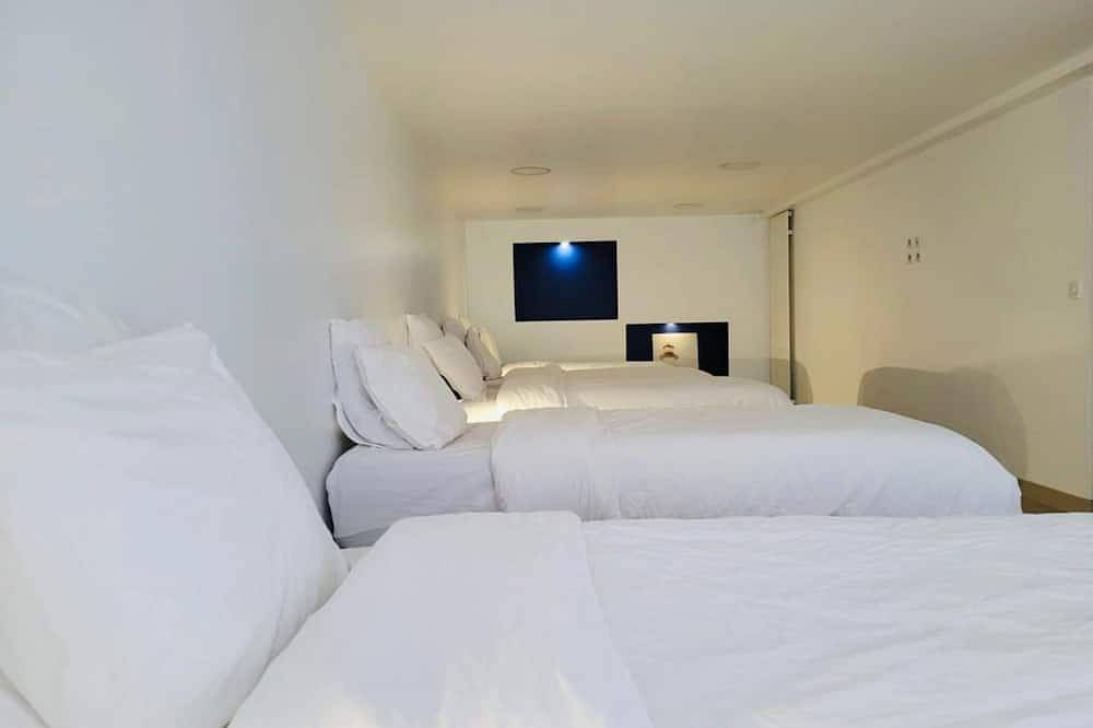 Apartamento entero, 100m² - terrace & private parking - near Paris, Cdg, Asterix, Disney in Villepinte, Sena-Saint Denis