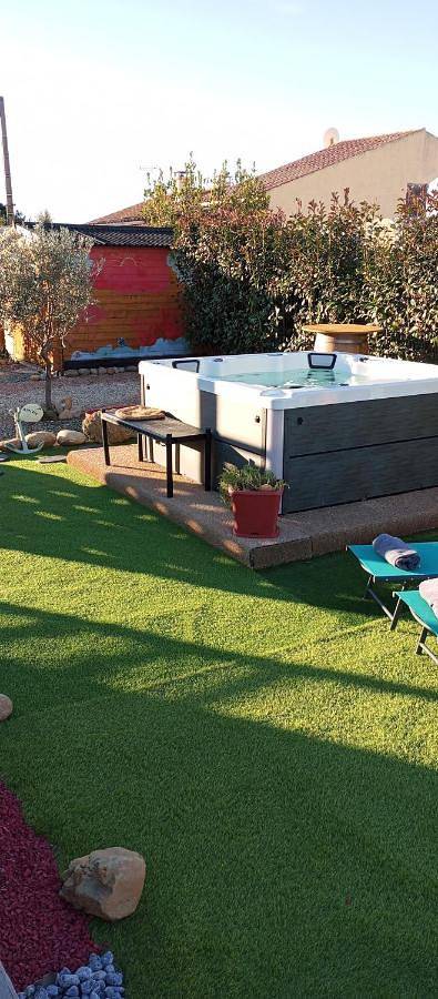 Location de vacances pour 4 personnes, avec Jacuzzi et Terrasse ainsi que Jardin et Vue dans Saint Antoine (Ghisonaccia)