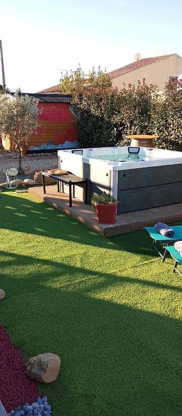 Location de vacances pour 4 personnes, avec jardin et jacuzzi dans Saint Antoine (Ghisonaccia)